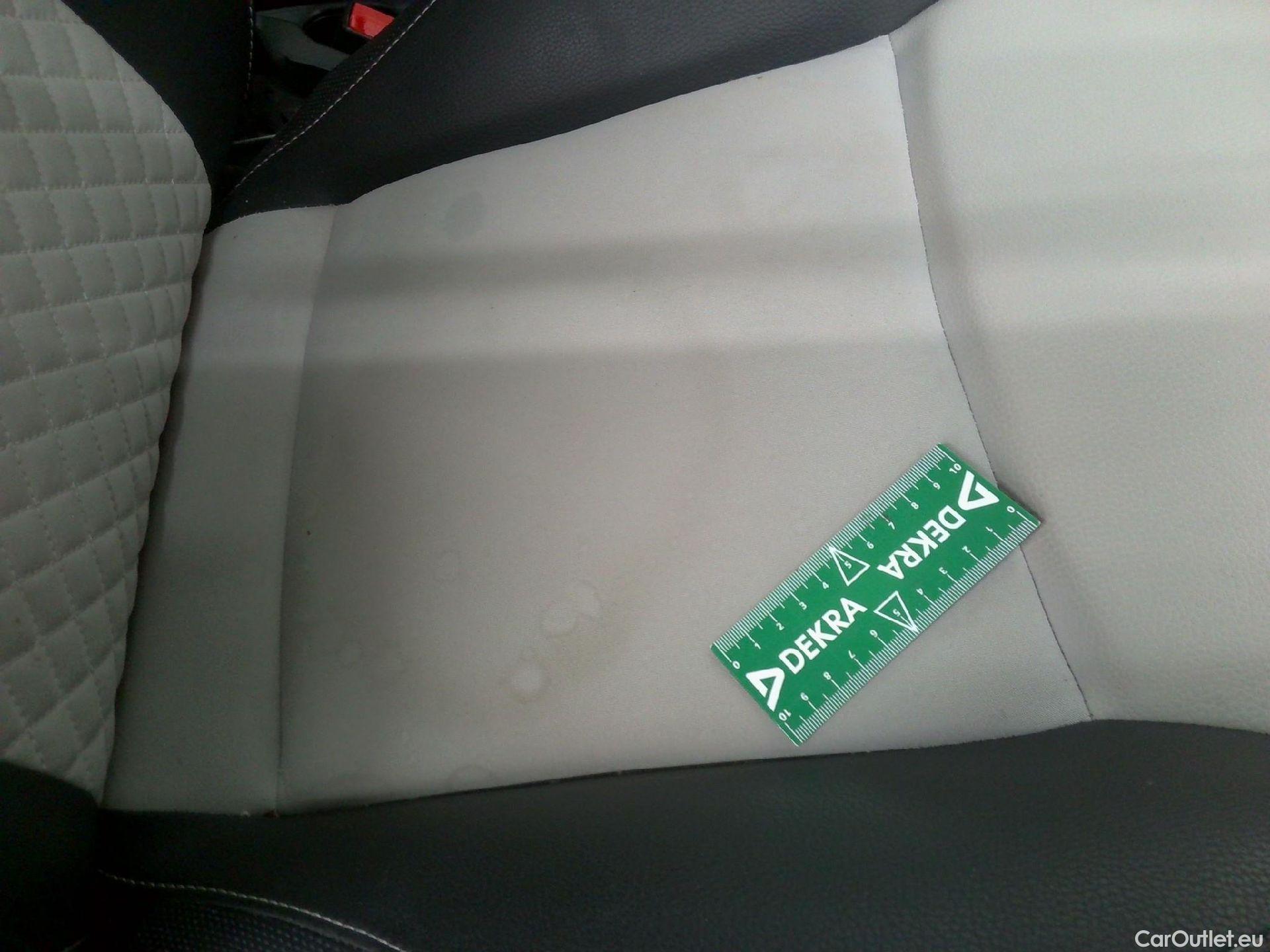  Fiat  500 FIAT  / 2015 / 3P / Berline Hybrid 1.0 BSG 70 ch Dolcevita #4