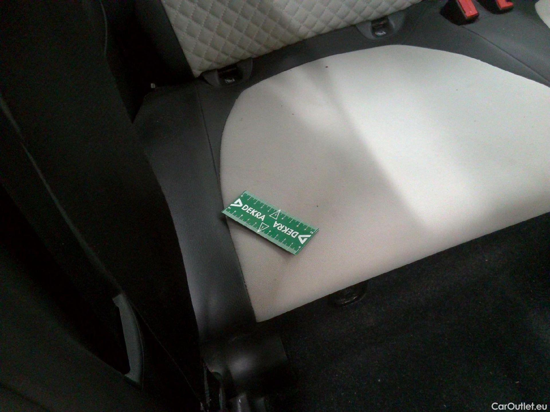  Fiat  500 FIAT  / 2015 / 3P / Berline Hybrid 1.0 BSG 70 ch Dolcevita #8