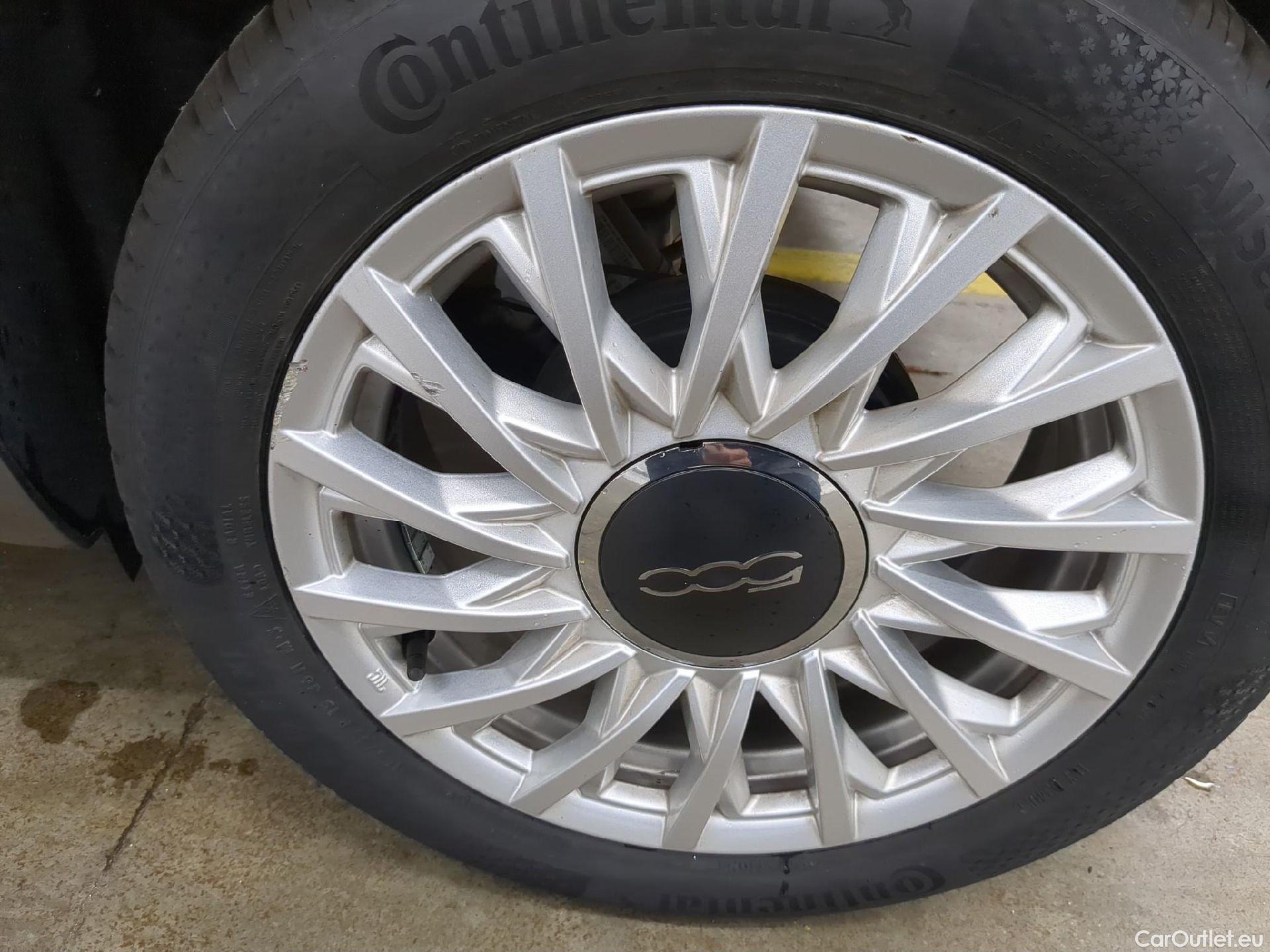  Fiat  500 FIAT  / 2015 / 3P / Berline Hybrid 1.0 BSG 70 ch Dolcevita #1