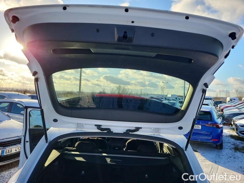  Hyundai  i30   cw (PD)(2017->)  kom.1.5T-GDI Family Smart #14