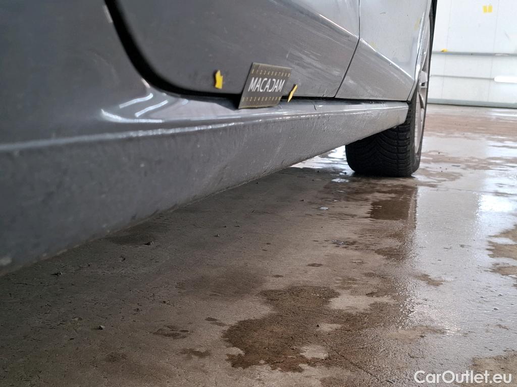  Volkswagen  Golf  VIII Berline Life 1st 2.0 TDI 115CV BVM6 E6d #3