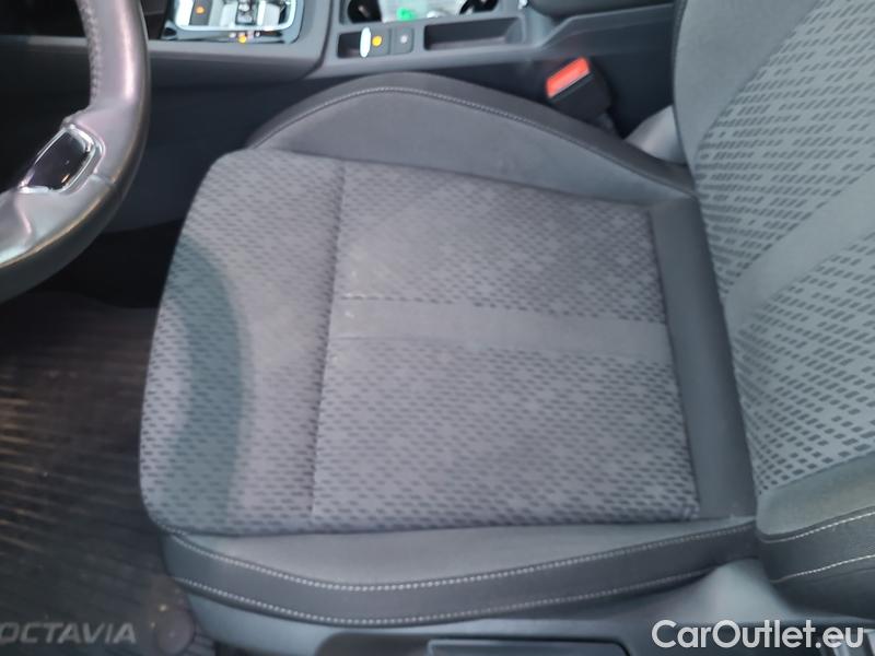  Skoda  Octavia  Combi (NX3)(2020) Oct.C.2.0TDI 110 4x4 Style AT #8