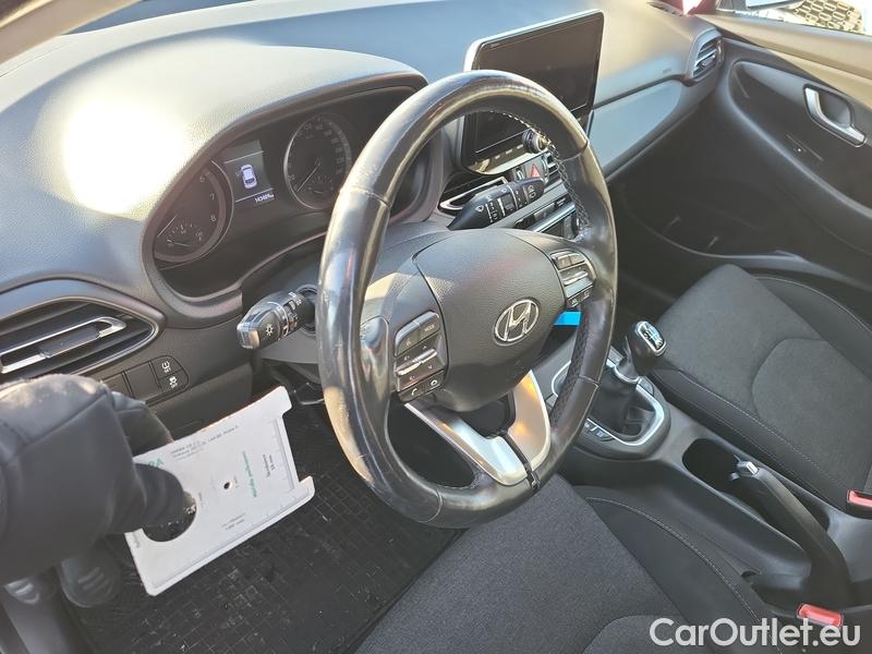  Hyundai  i30   cw (PD)(2017->)  kom.1.5T-GDI Family Smart #11