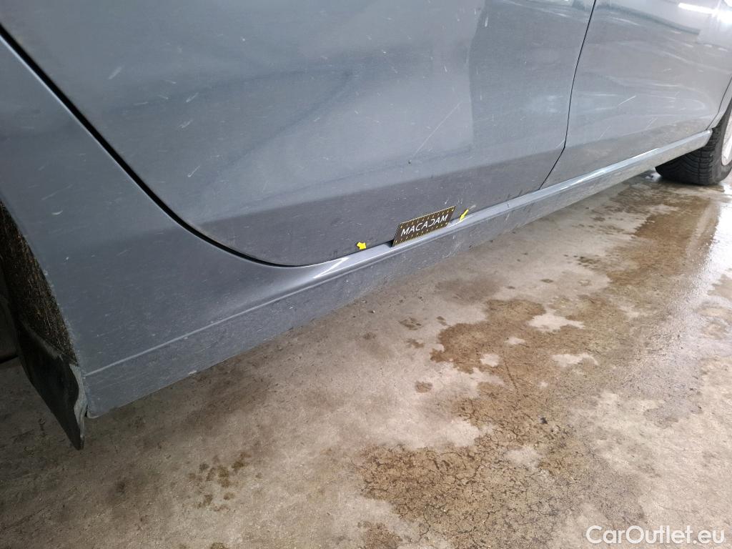  Volkswagen  Golf  VIII Berline Life 1st 2.0 TDI 115CV BVM6 E6d #1