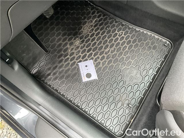  Hyundai  i30  kom.1.5i Family Smart 5d #15