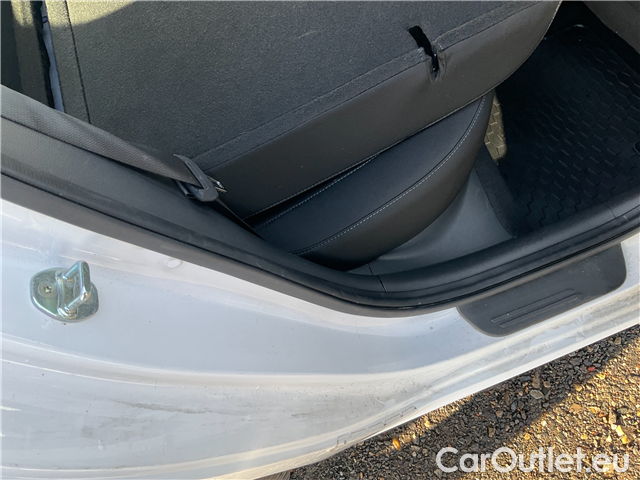  Hyundai  i30  1.5i Smart kombi 5d #24