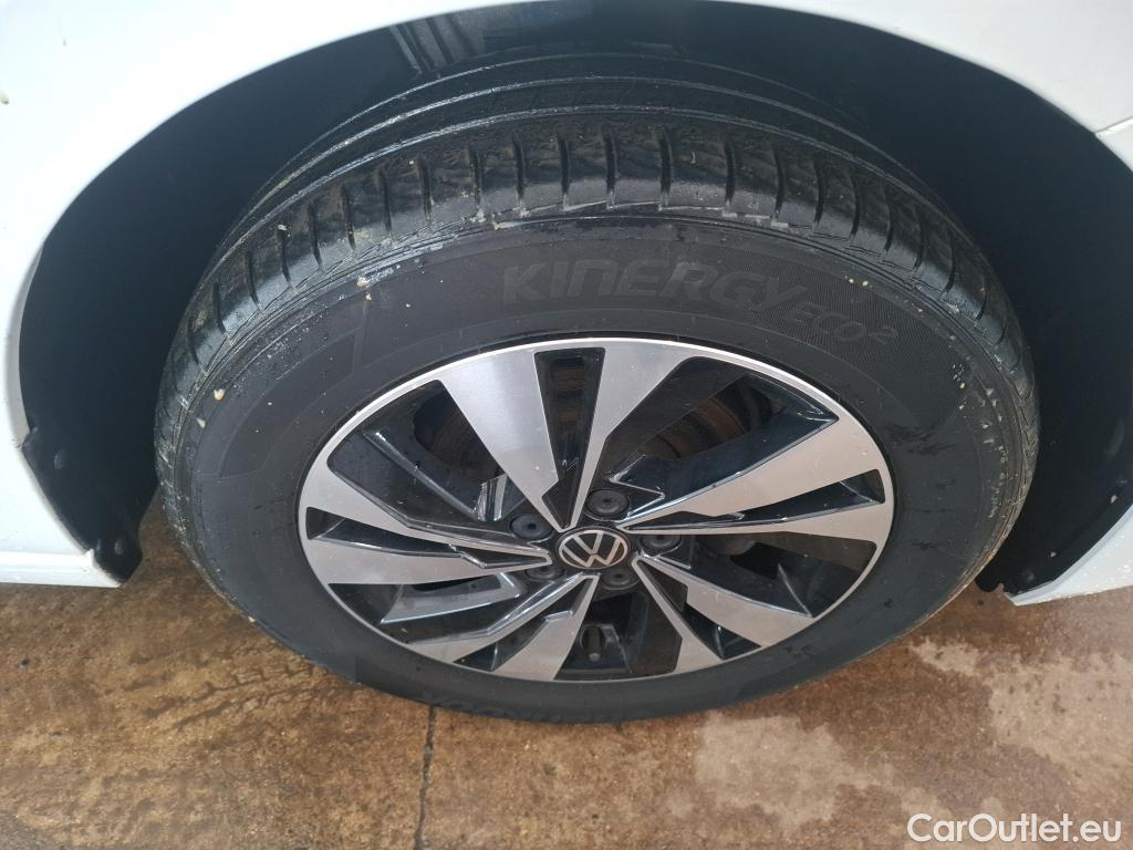  Volkswagen  Polo VOLKSWAGEN  / 2017 / 5P / Berline 1.0 TSI 95 DSG7 Lounge Business #3