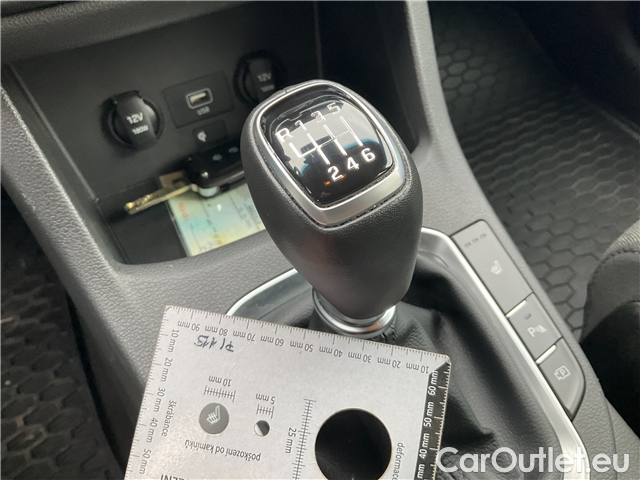  Hyundai  i30  kom.1.5i Family Smart 5d #17