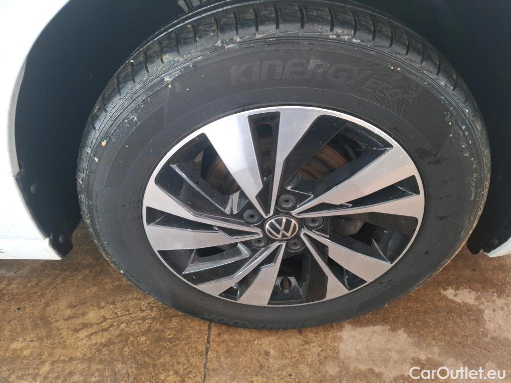  Volkswagen  Polo VOLKSWAGEN  / 2017 / 5P / Berline 1.0 TSI 95 DSG7 Lounge Business #4