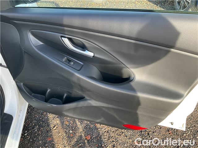  Hyundai  i30  1.5i Smart kombi 5d #7