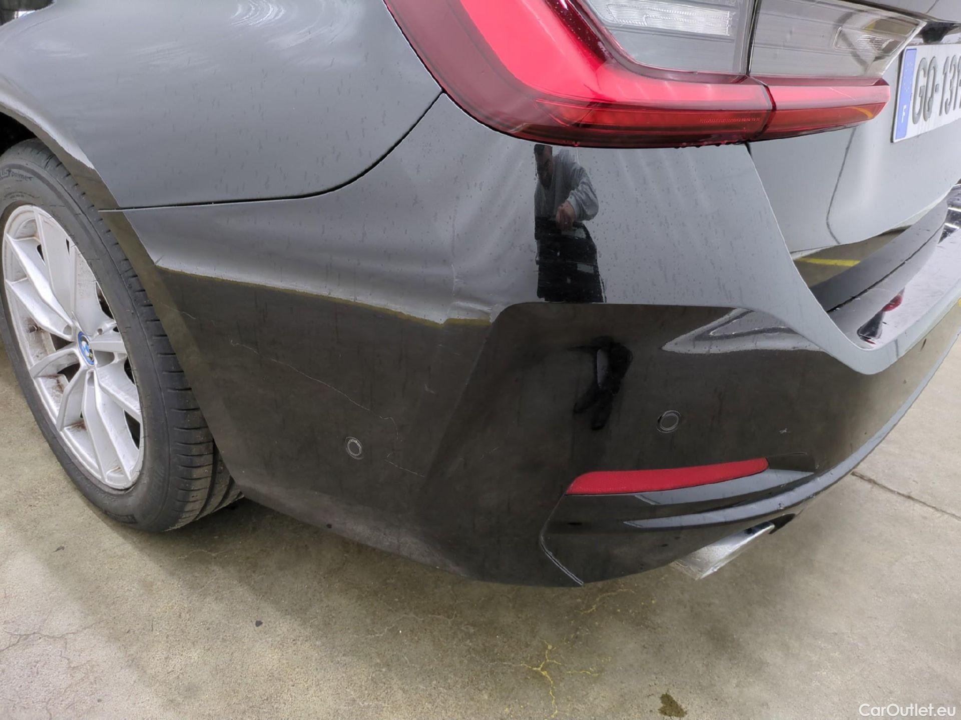  Bmw  Serie 3 BMW Série 3 Touring / 2022 / 5P / Break 320e 204ch Business Design BVA8 Hybride #23