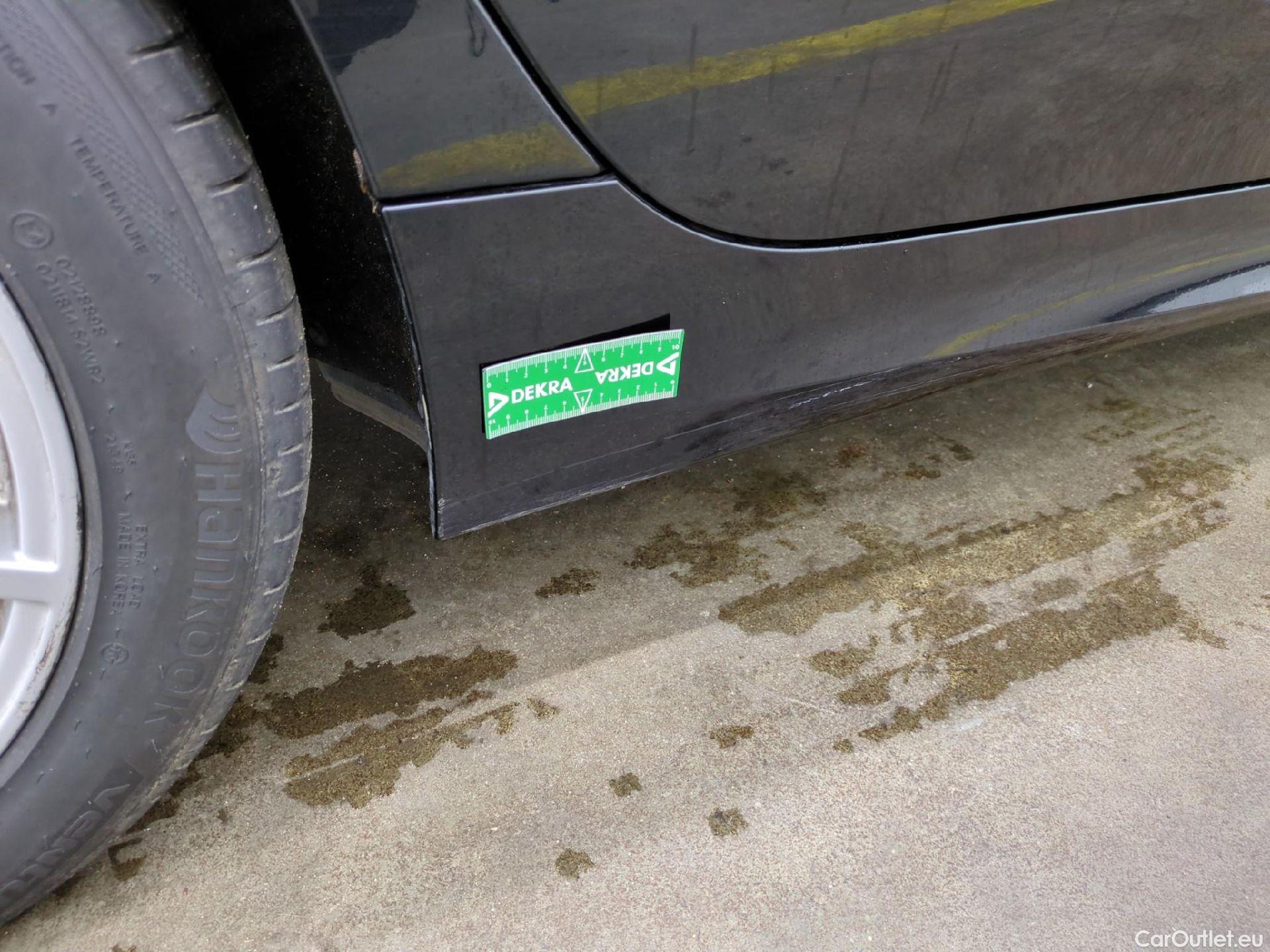  Bmw  Serie 3 BMW Série 3 Touring / 2022 / 5P / Break 320e 204ch Business Design BVA8 Hybride #29