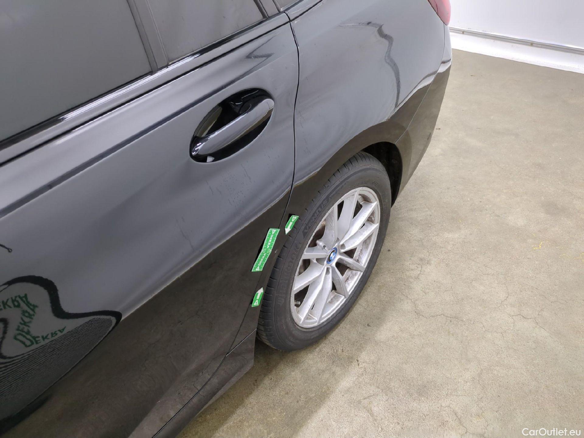  Bmw  Serie 3 BMW Série 3 Touring / 2022 / 5P / Break 320e 204ch Business Design BVA8 Hybride #17