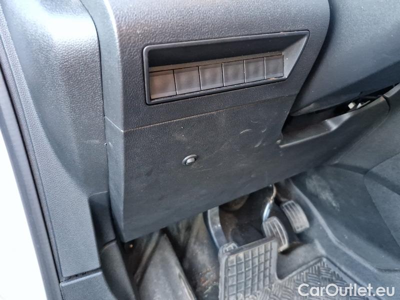  Peugeot  Partner   (2018) Par.1.5BHDI 100 L1 Act.1000 4d #9