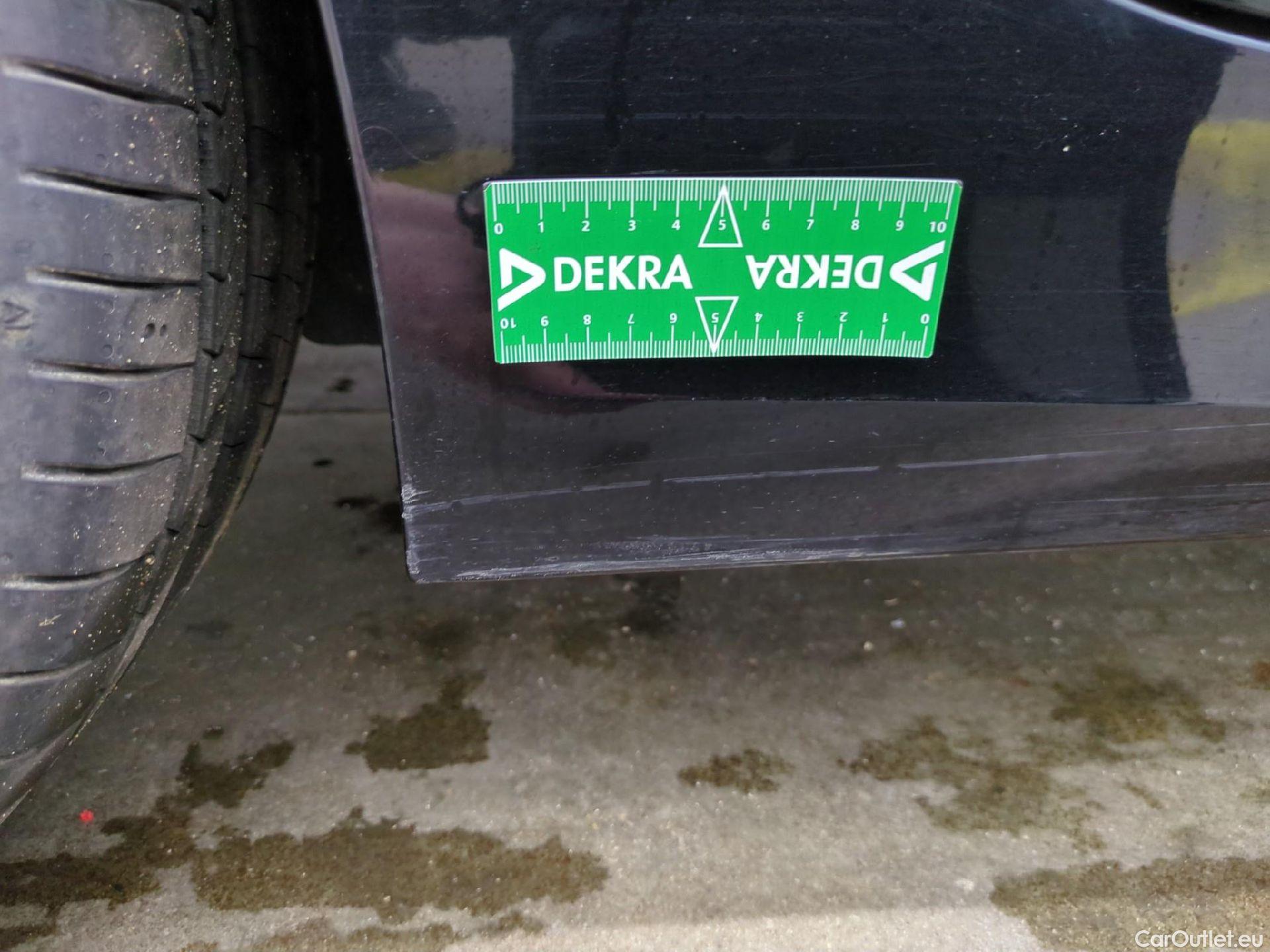  Bmw  Serie 3 BMW Série 3 Touring / 2022 / 5P / Break 320e 204ch Business Design BVA8 Hybride #30