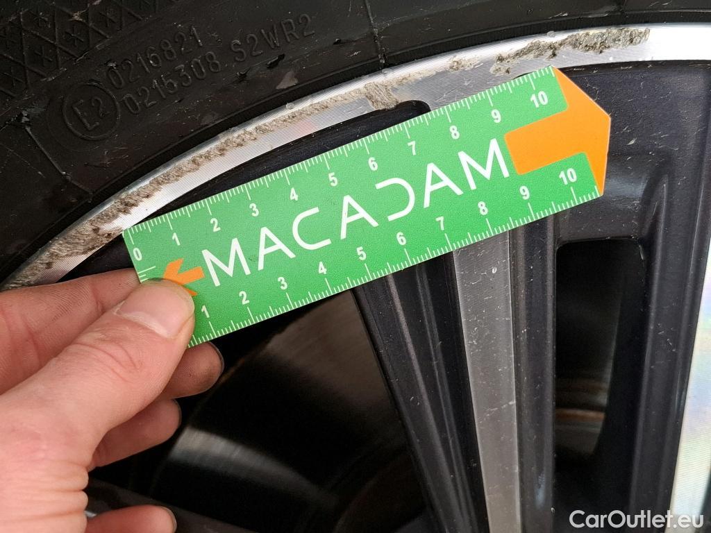  Bmw  Serie 1 BMW Série 1 / 2019 / 5P / Berline 118d BVA8 Business Design #9