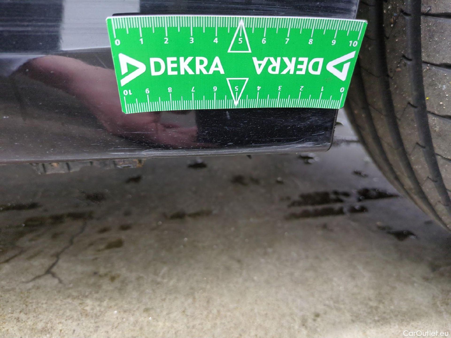  Bmw  Serie 3 BMW Série 3 Touring / 2022 / 5P / Break 320e 204ch Business Design BVA8 Hybride #19