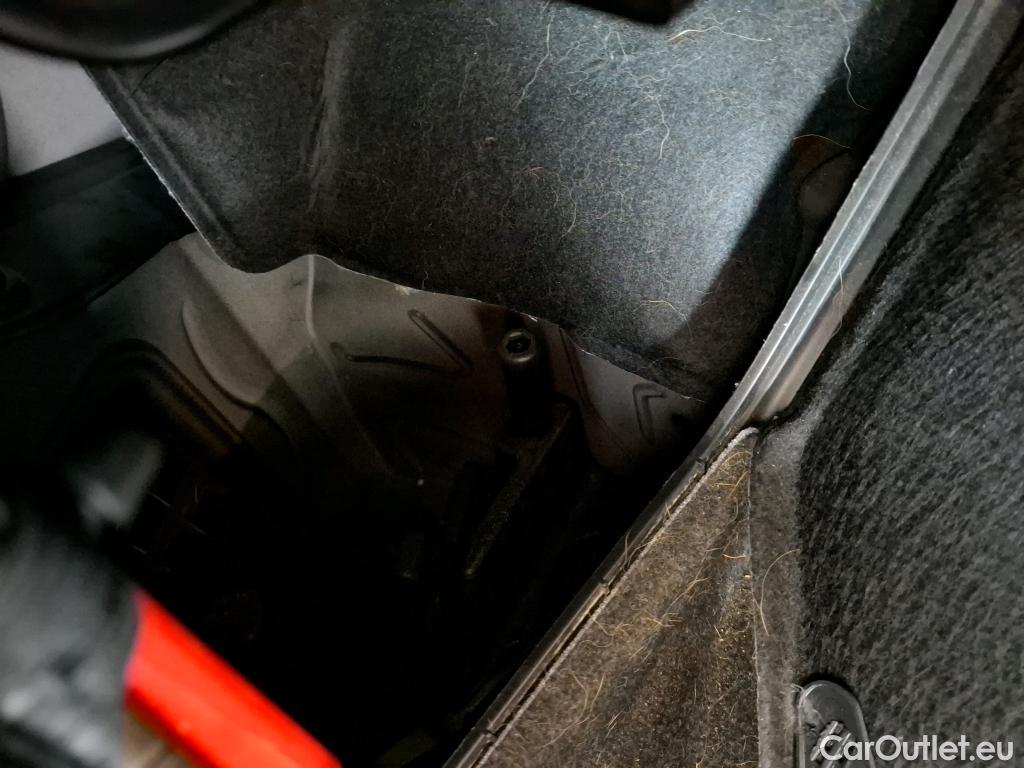  Bmw  Serie 1 Série 1 Berline 116d Sport 1.5 115CV BVA8 E6 #40