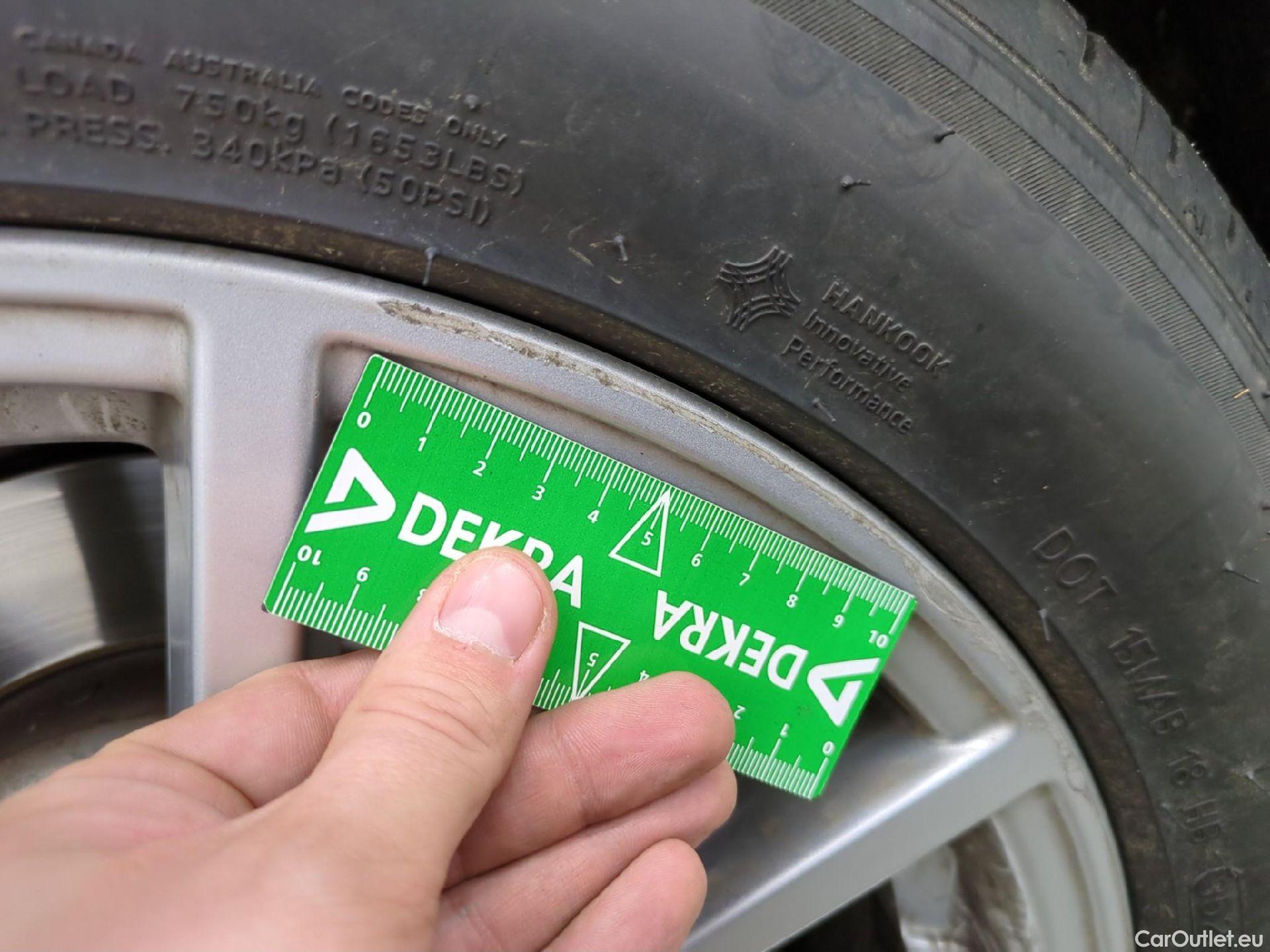  Bmw  Serie 3 BMW Série 3 Touring / 2022 / 5P / Break 320e 204ch Business Design BVA8 Hybride #4