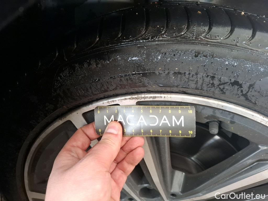  Bmw  Serie 1 BMW Série 1 / 2019 / 5P / Berline 1.5 116D DKG7 Business Design #32