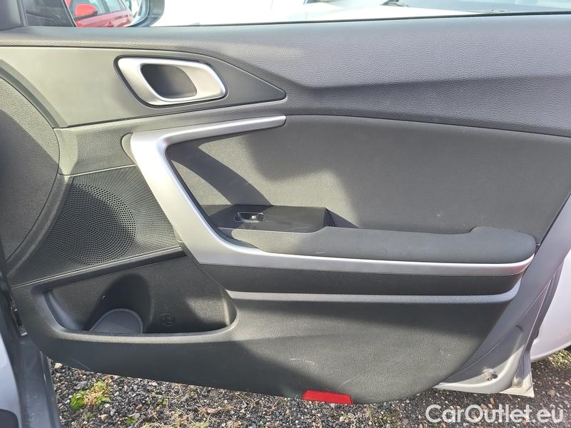  KIA  Cee'd Ceed Sportswagon (2018->) Ceed SW 1.5 T-GDI 118 Fresh #28