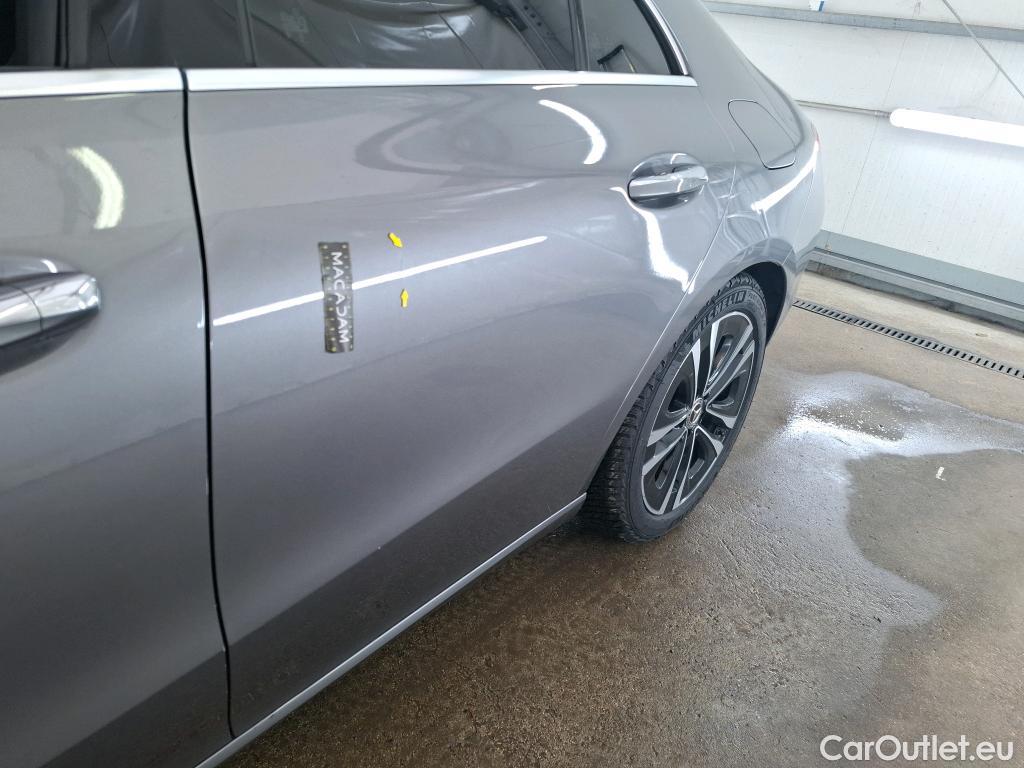  Mercedes  CLA-Klasse MERCEDES-BENZ CLA Coupe / 2019 / 4P / Coupé CLA 180 d Business Line BA8 #1