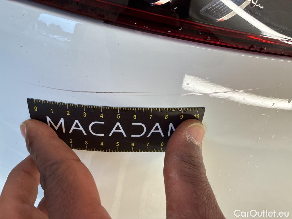  Mercedes  GLB MERCEDES-BENZ  / 2019 / 5P / SUV  220 d AMG Line 4Matic #24