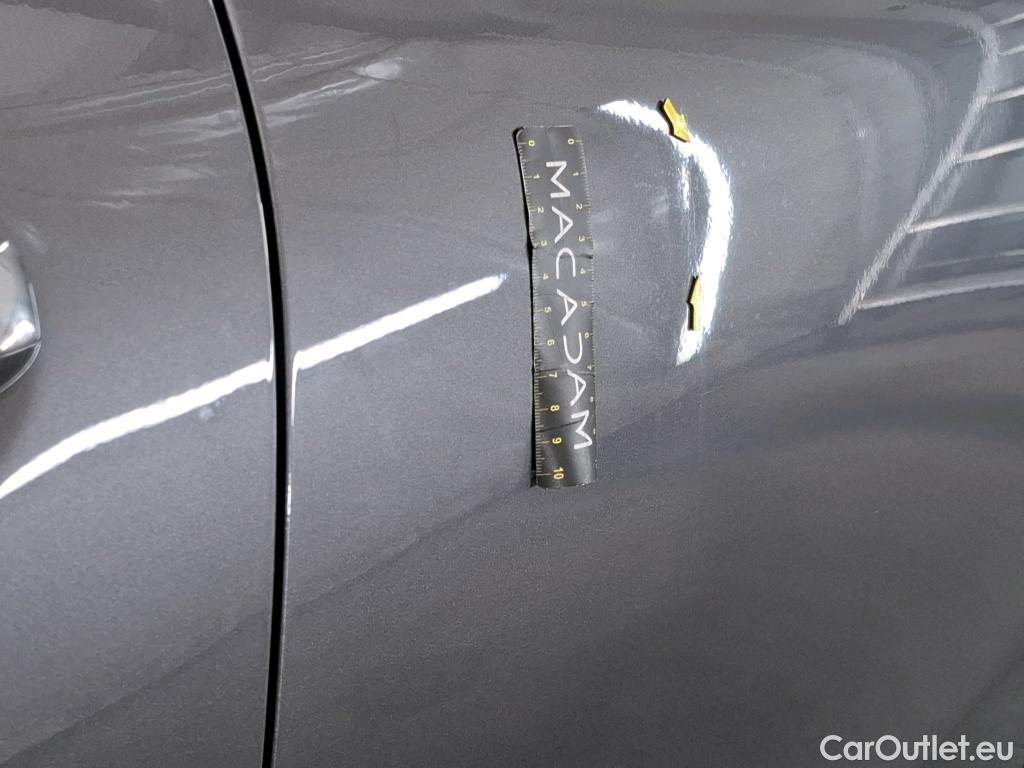  Mercedes  CLA-Klasse MERCEDES-BENZ CLA Coupe / 2019 / 4P / Coupé CLA 180 d Business Line BA8 #4