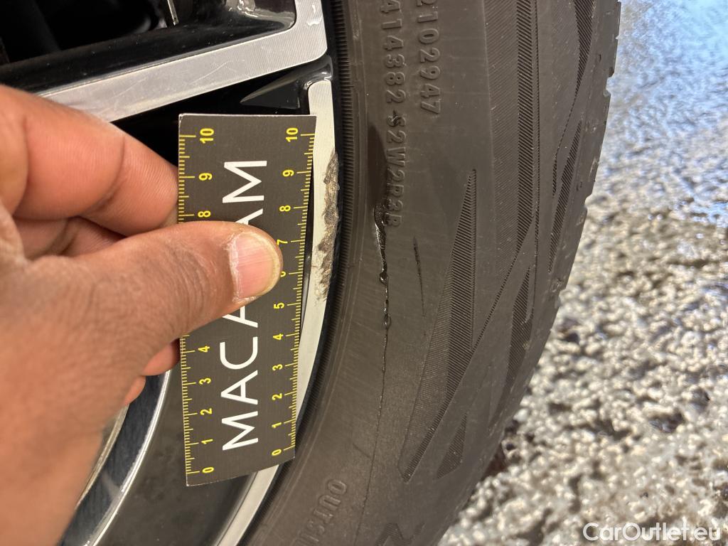  Mercedes  GLB MERCEDES-BENZ  / 2019 / 5P / SUV  220 d AMG Line 4Matic #14