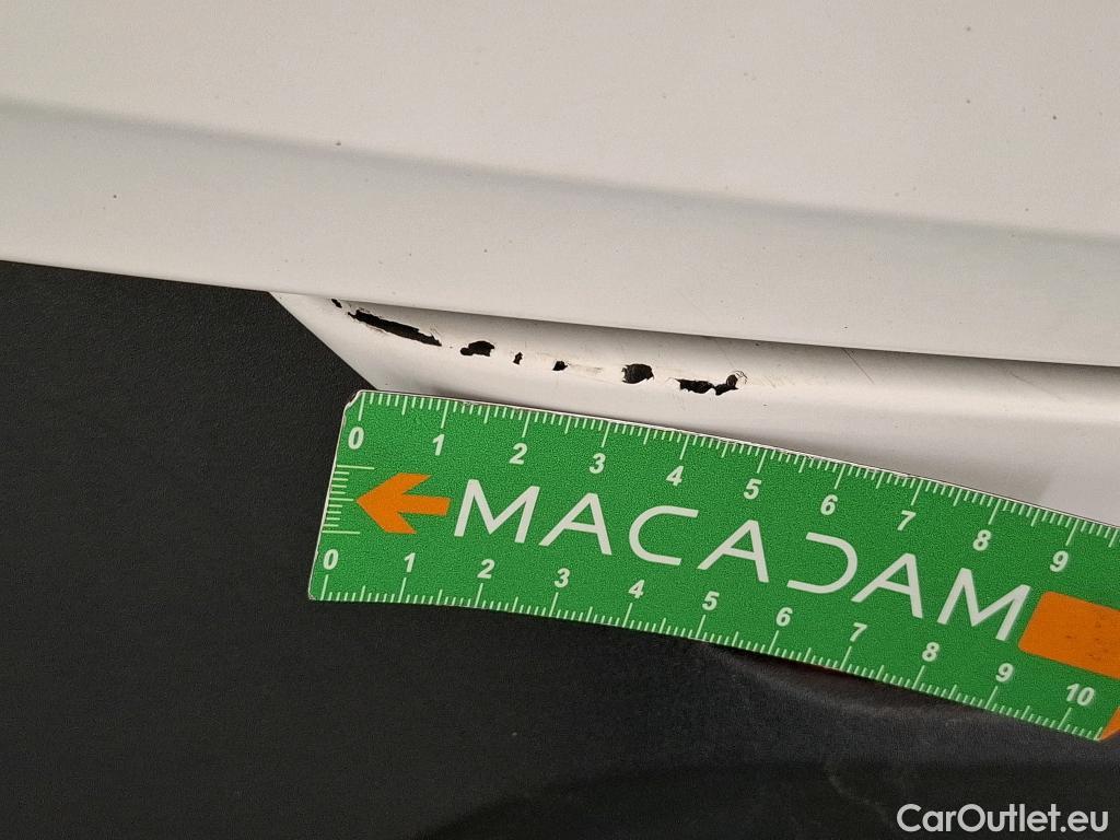  Opel   Grandland X Grandland X Elegance Business 1.5 130CV BVA8 E6d #63