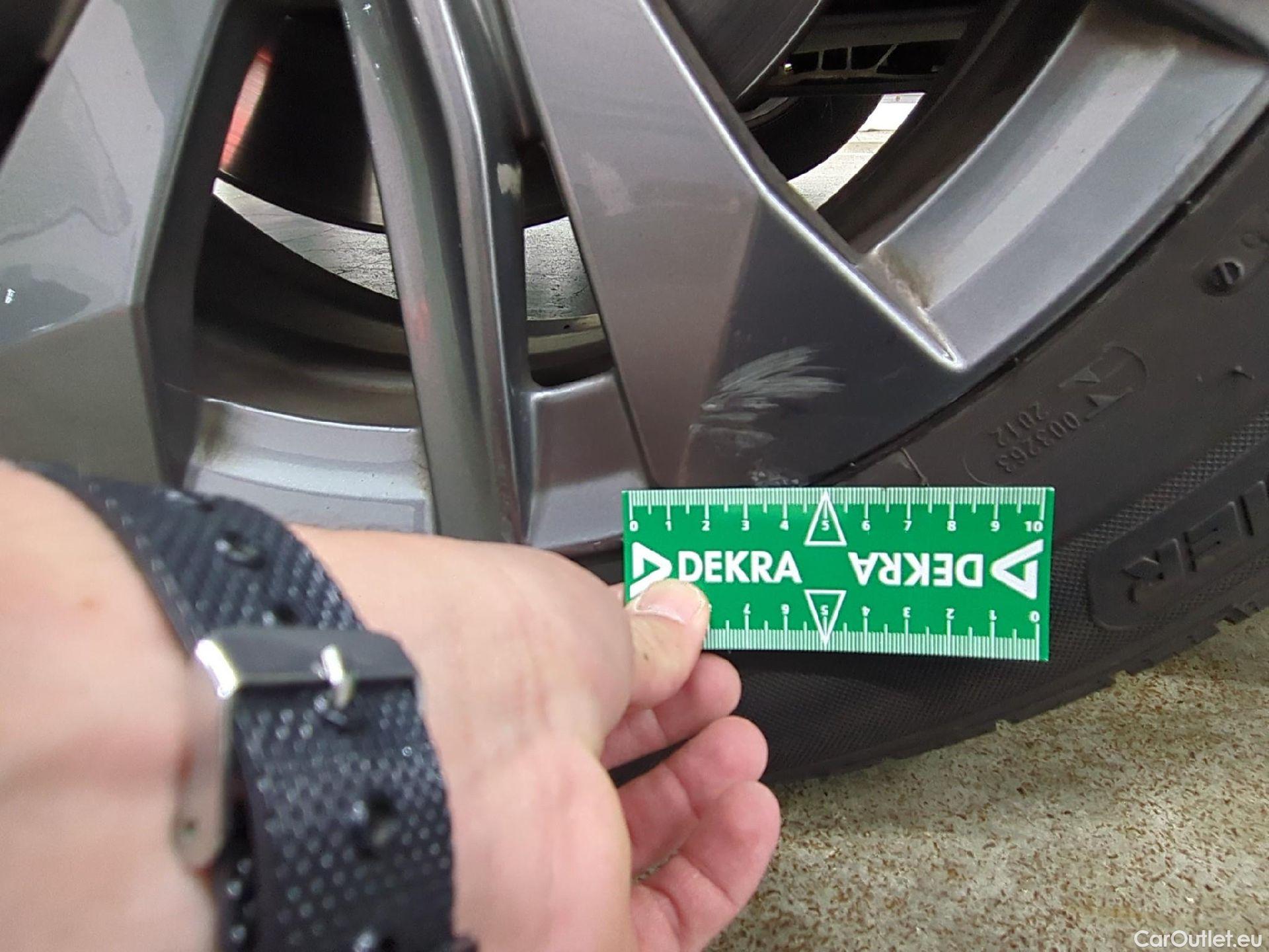  Peugeot  2008  Active Business 1.2 PureTech 130CV BVA8 E6d #28