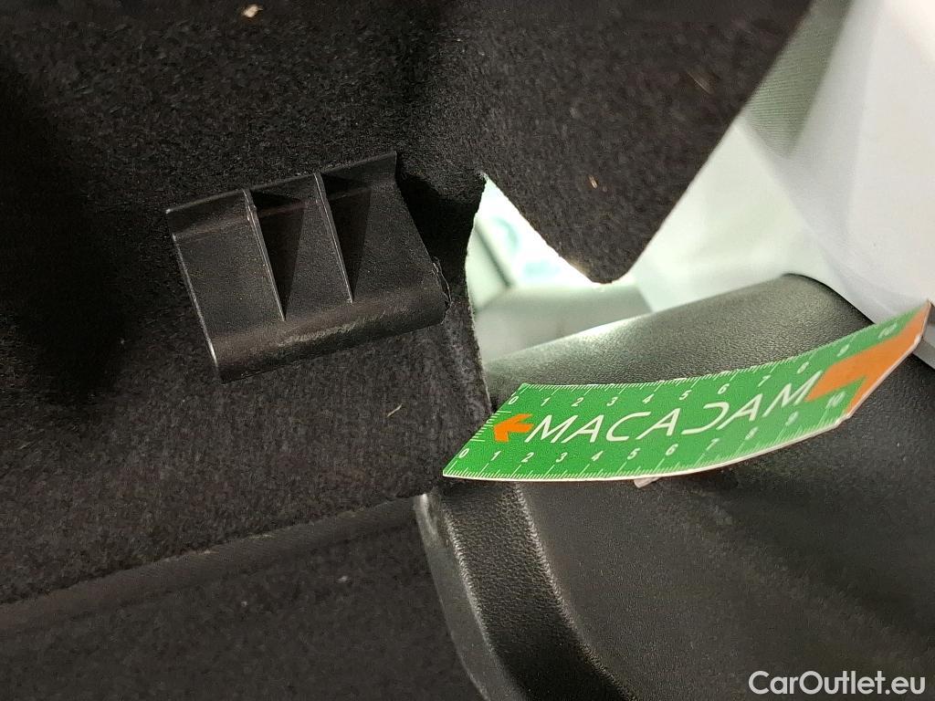  Opel   Grandland X Grandland X Elegance Business 1.5 130CV BVA8 E6d #39