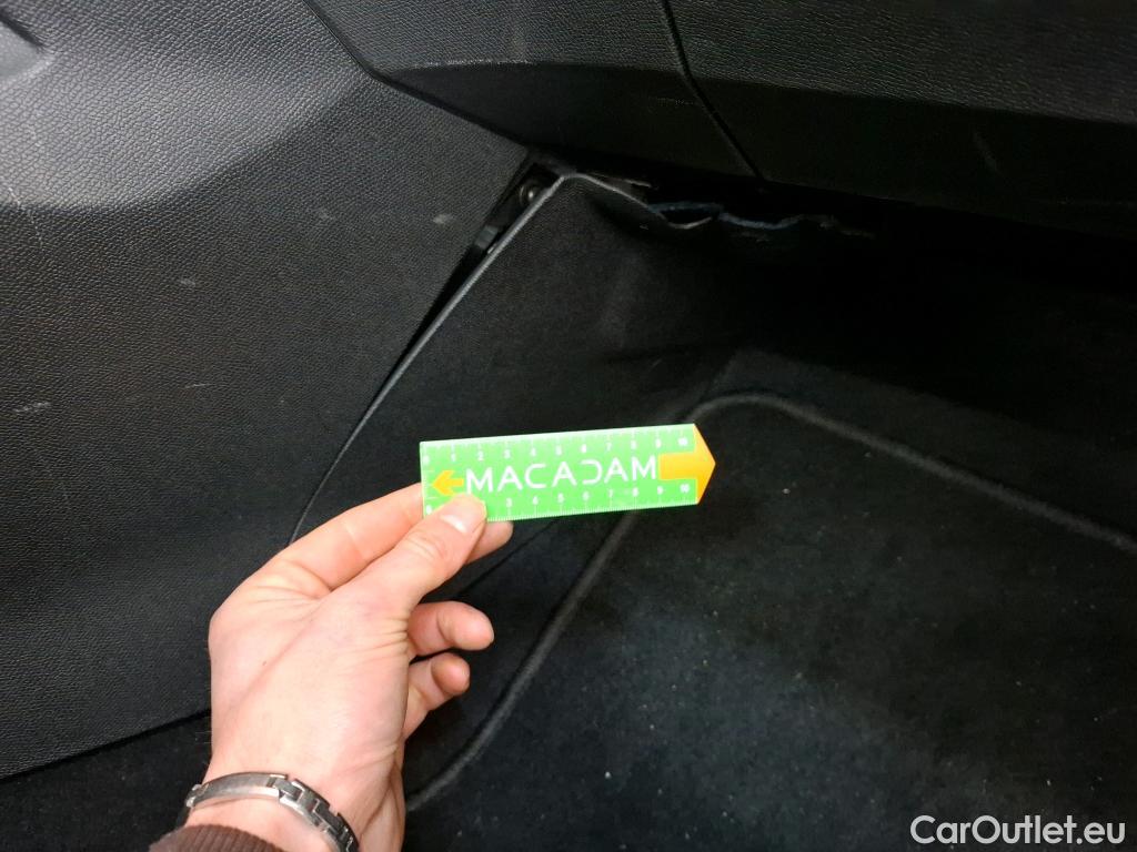  Peugeot  3008  II Active Pack 1.5 HDi 130CV BVA8 E6d #23