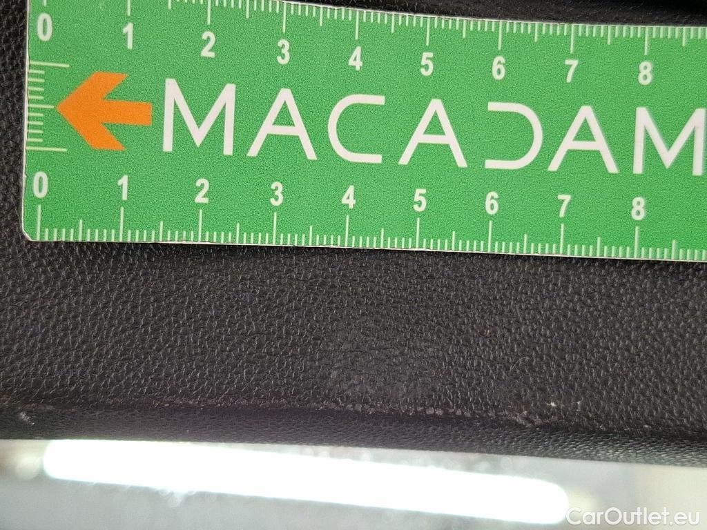  Opel   Grandland X Grandland X Elegance Business 1.5 130CV BVA8 E6d #36