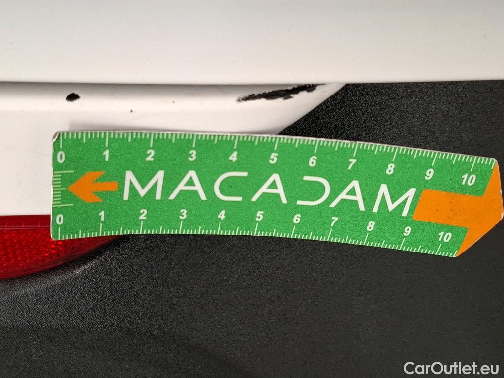  Opel   Grandland X Grandland X Elegance Business 1.5 130CV BVA8 E6d #65