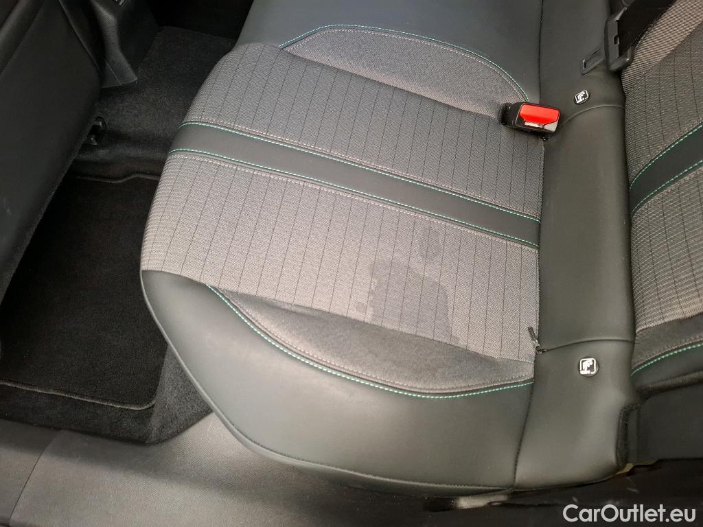  Peugeot  2008  Allure Pack 1.2 PureTech 130CV BVM6 E6d #18