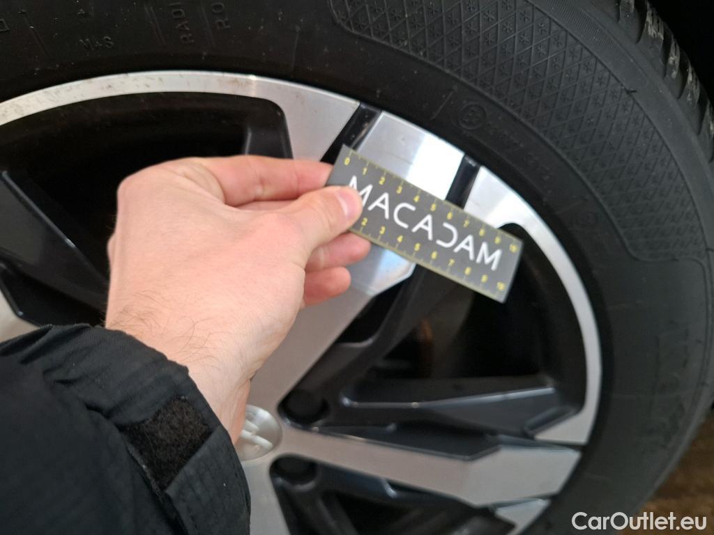  Peugeot  5008 PEUGEOT  / 2020 / 5P / SUV BlueHDi 130 S&S EAT8 GT Pack #57