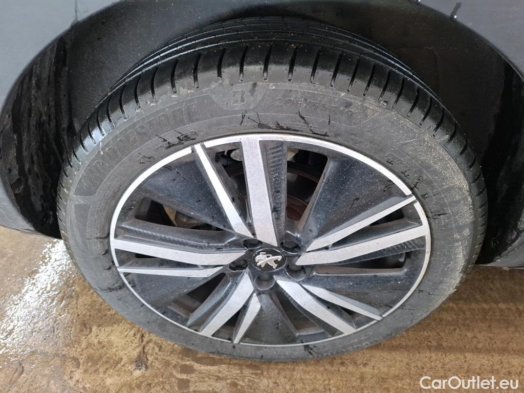  Peugeot  5008 PEUGEOT  / 2020 / 5P / SUV BlueHDi 130 S&S EAT8 GT Pack #26