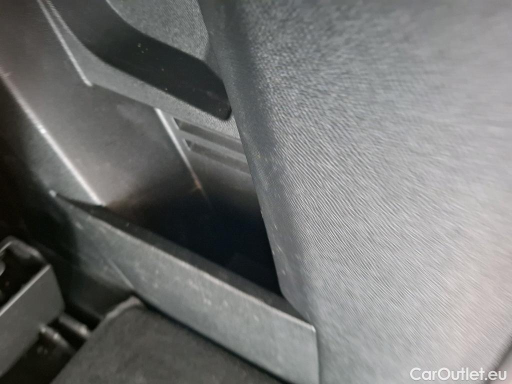  Peugeot  5008 PEUGEOT  / 2020 / 5P / SUV BlueHDi 130 S&S EAT8 GT Pack #22