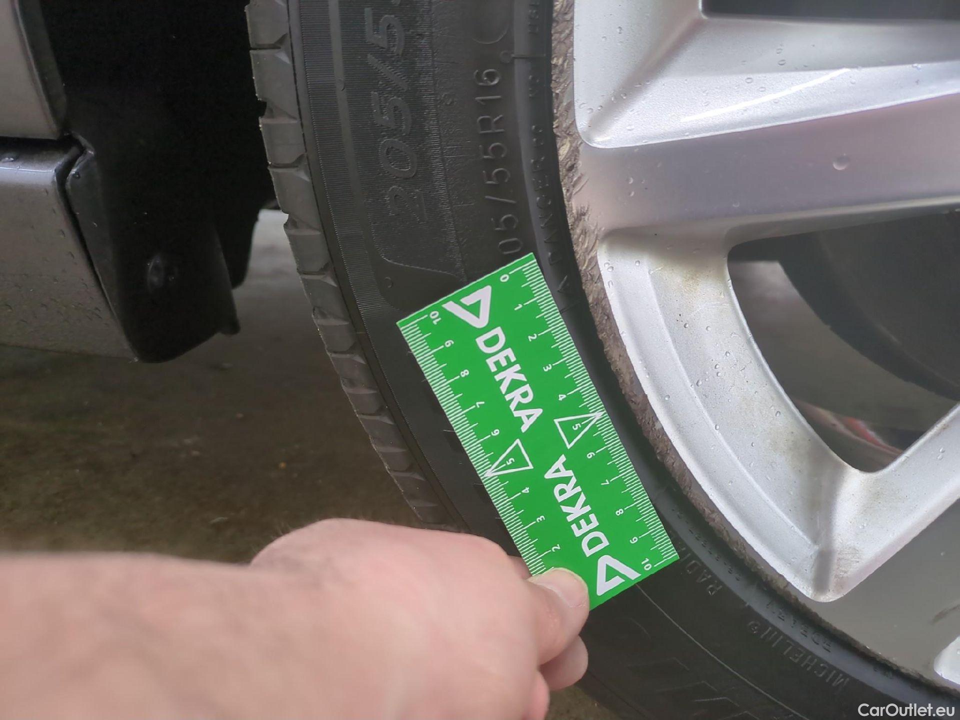  Peugeot  308  Active Business 1.5 #28