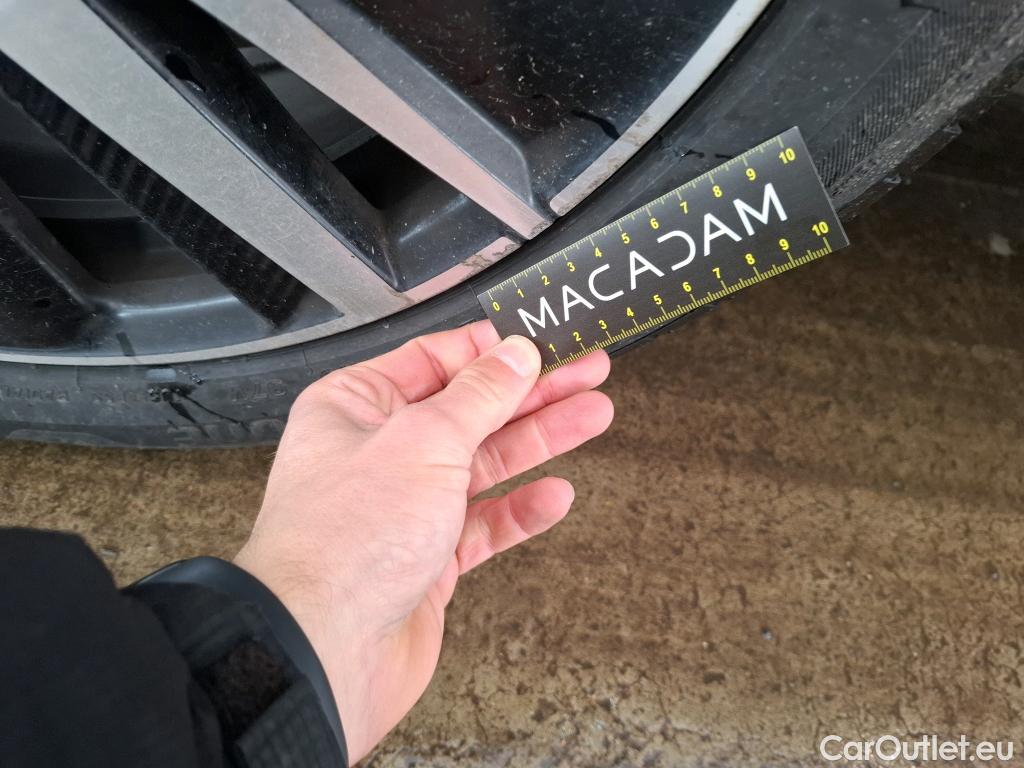  Peugeot  5008 PEUGEOT  / 2020 / 5P / SUV BlueHDi 130 S&S EAT8 GT Pack #28