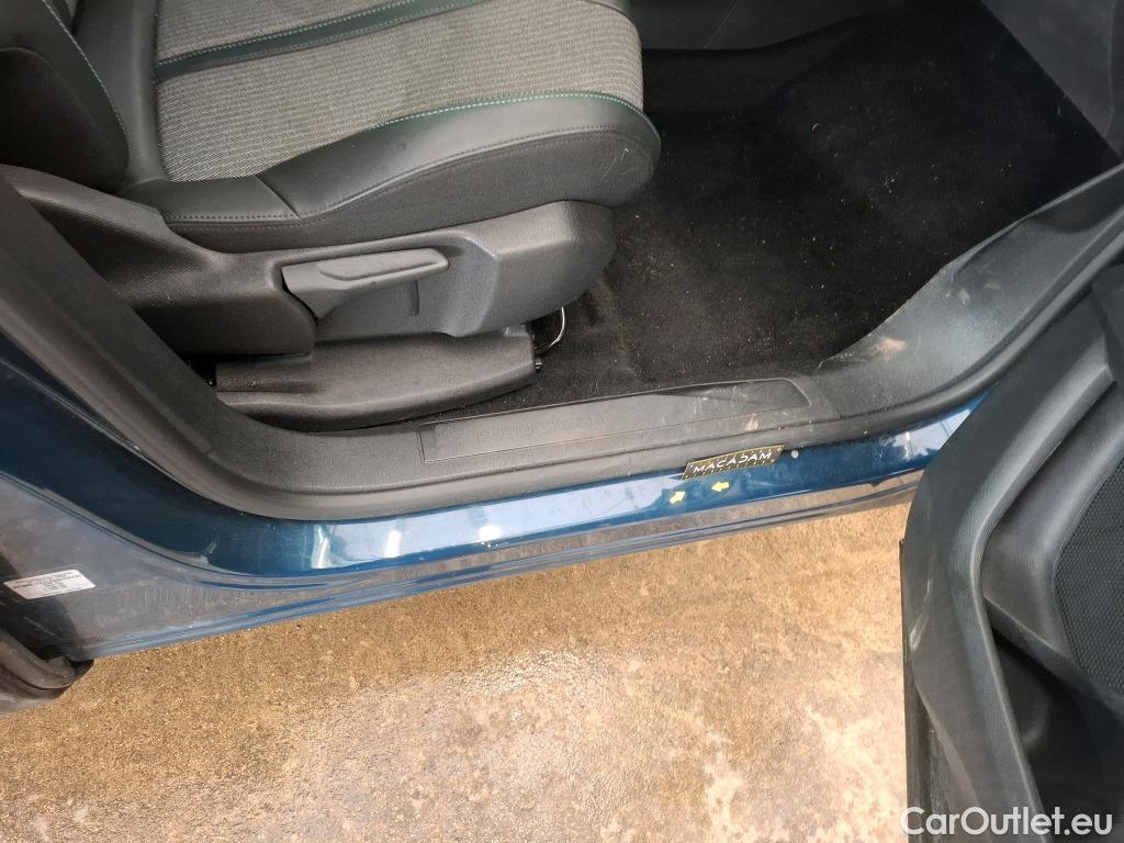  Peugeot  3008  Allure 1.5 HDi 130CV BVA8 E6d #39