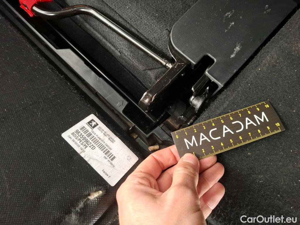  Peugeot  5008 PEUGEOT  / 2020 / 5P / SUV BlueHDi 130 S&S EAT8 GT Pack #60