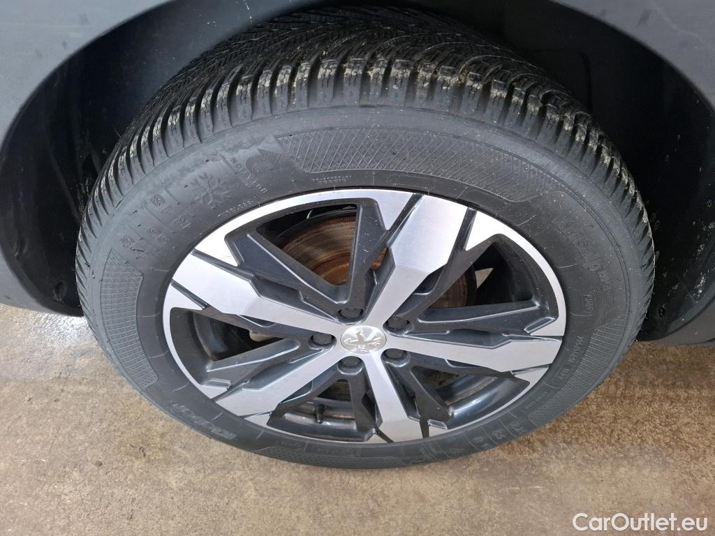  Peugeot  5008 PEUGEOT  / 2020 / 5P / SUV BlueHDi 130 S&S EAT8 GT Pack #51