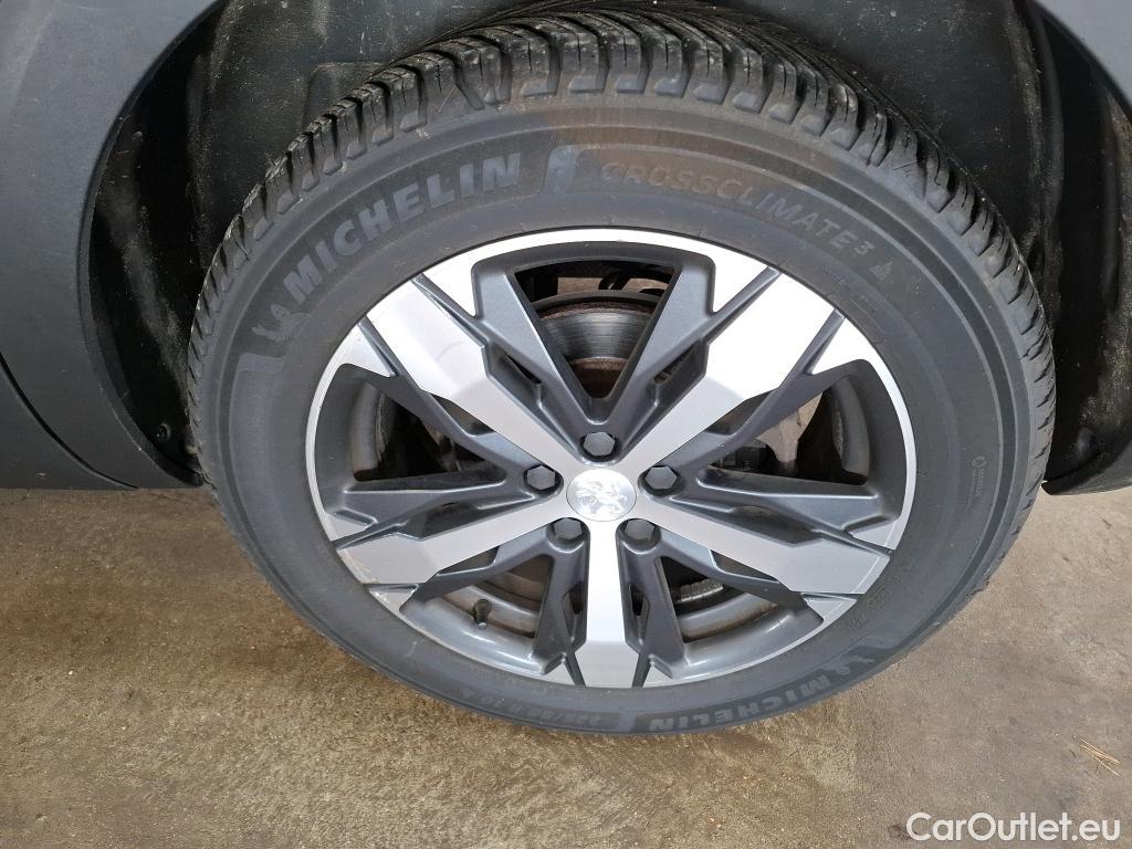  Peugeot  5008  GT Line 1.5 HDi 130CV BVA8 7 Sieges E6dT #24