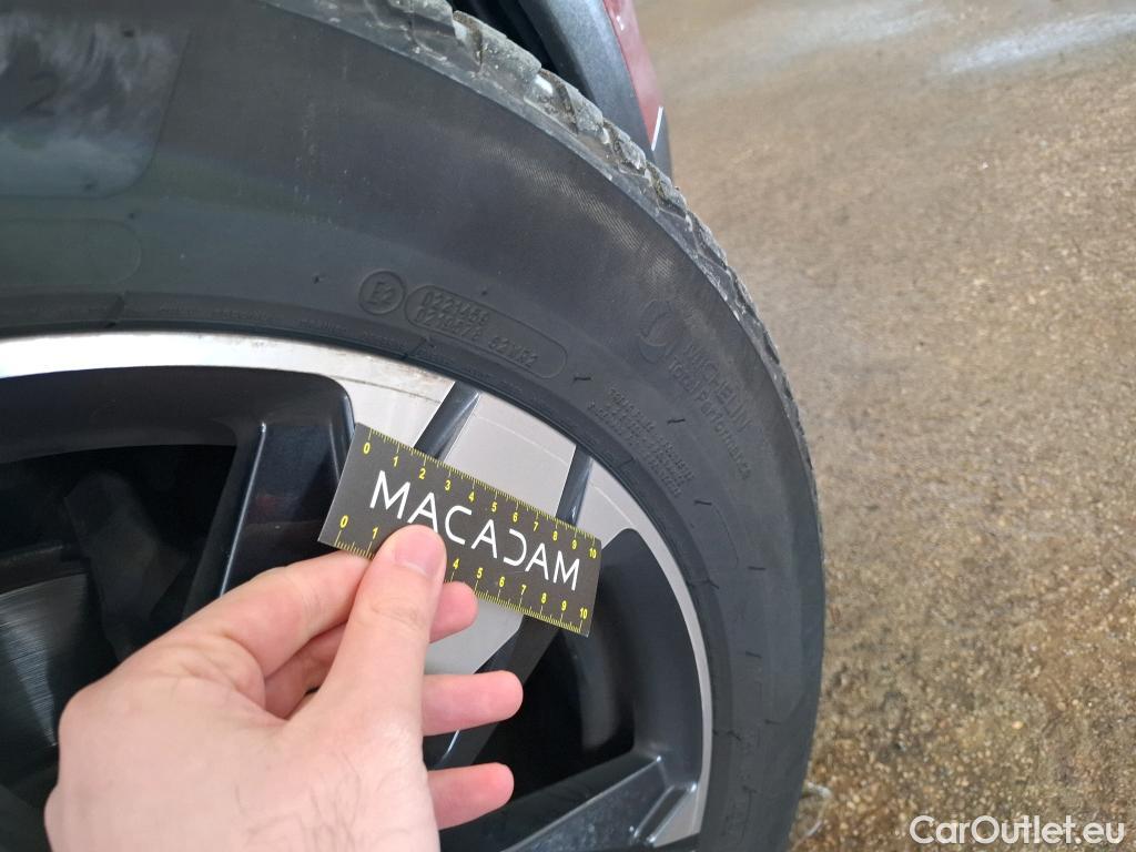  Peugeot  5008  GT Line 1.5 HDi 130CV BVA8 7 Sieges E6dT #18