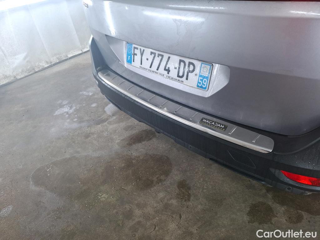  Peugeot  5008  Allure 1.5 HDi 130CV BVA8 7 Sieges E6d #1