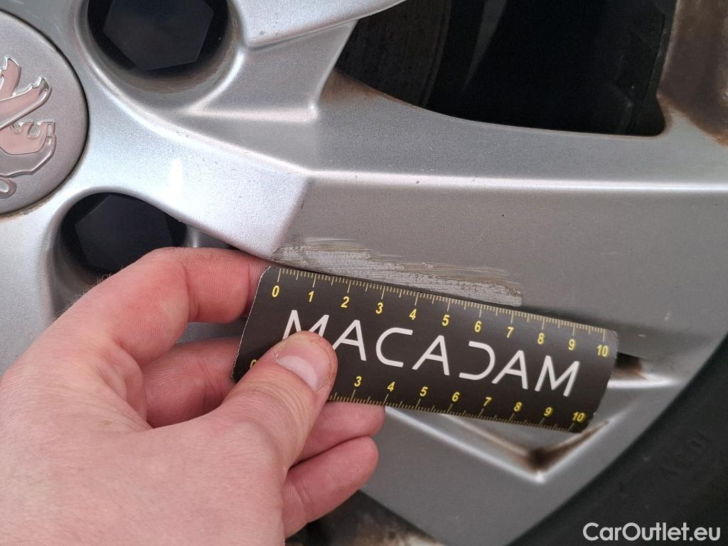  Peugeot  5008  Active Pack 1.5 HDi 130CV BVA8 7 Sieges E6d #36