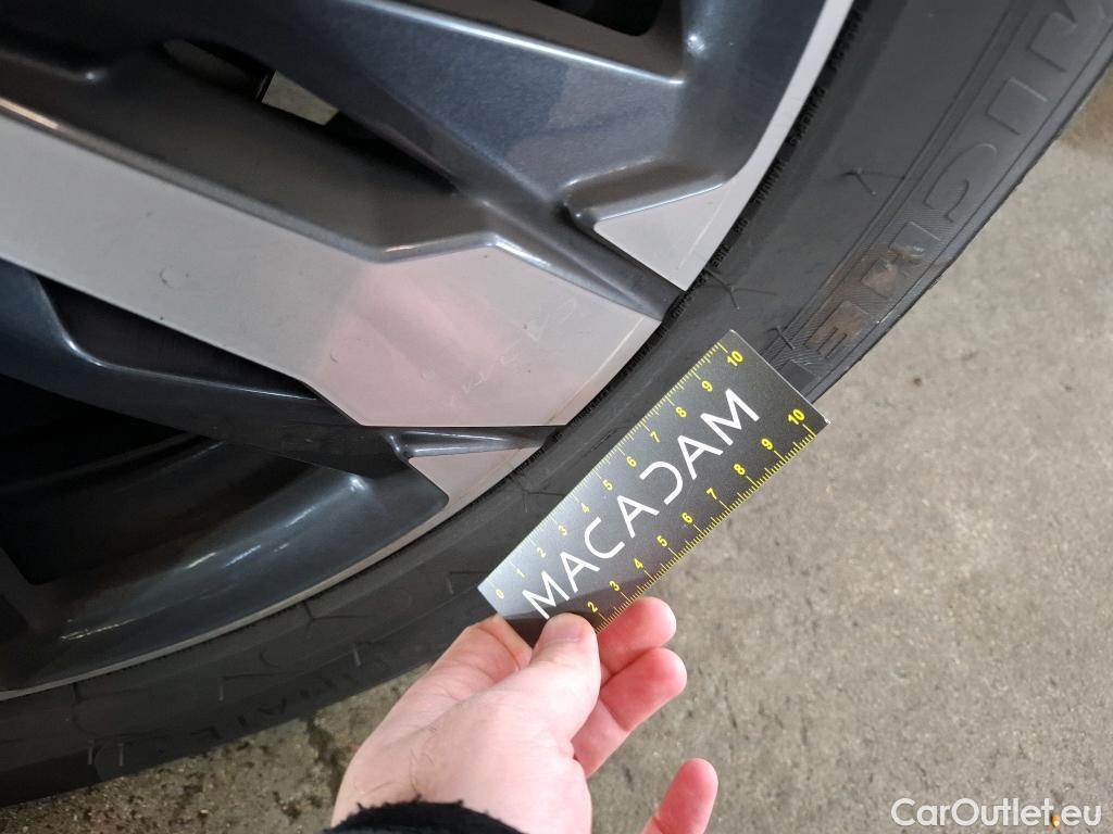  Peugeot  5008  GT Line 1.5 HDi 130CV BVA8 7 Sieges E6dT #7