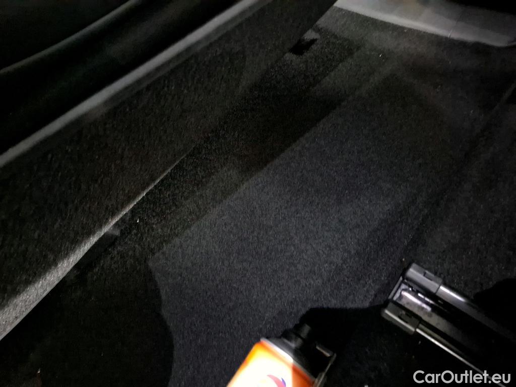  Peugeot  5008  GT Line 1.5 HDi 130CV BVA8 7 Sieges E6dT #26